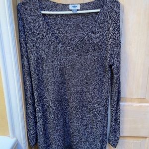 Old Navy size small v-neck sweater